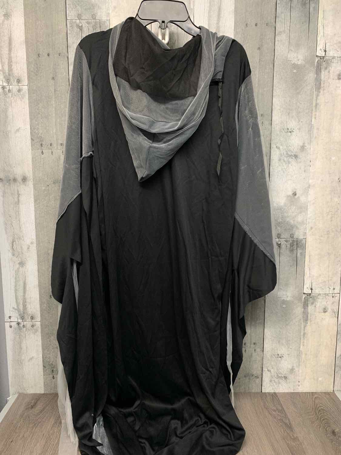 Spirit Gray/Black Size 10/12 Halloween Costume - Big Kid