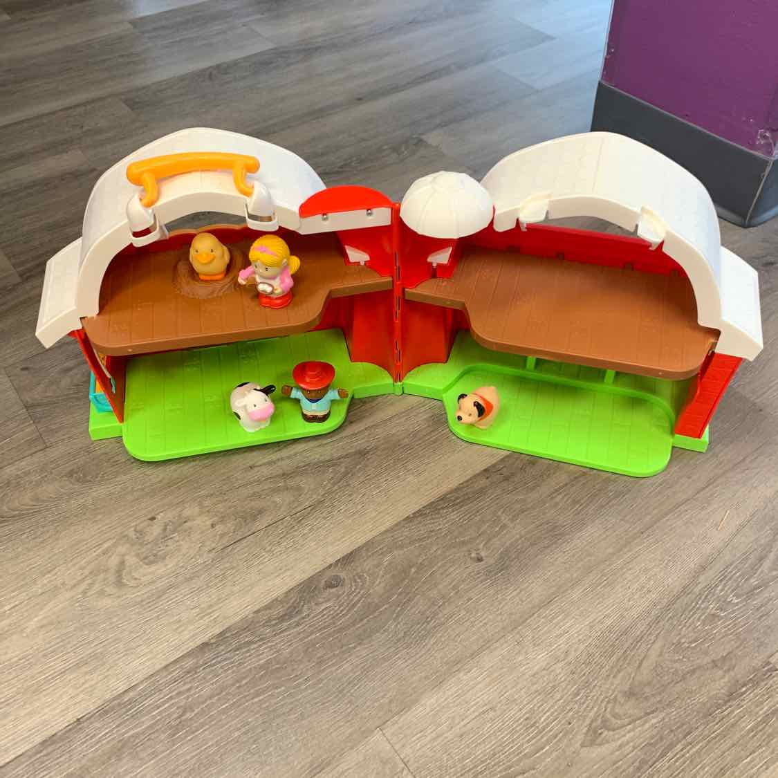 Battat Red/White Misc Playset