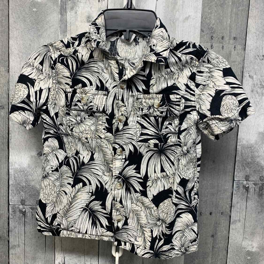 Size 5T Black/White Old Navy Button Up