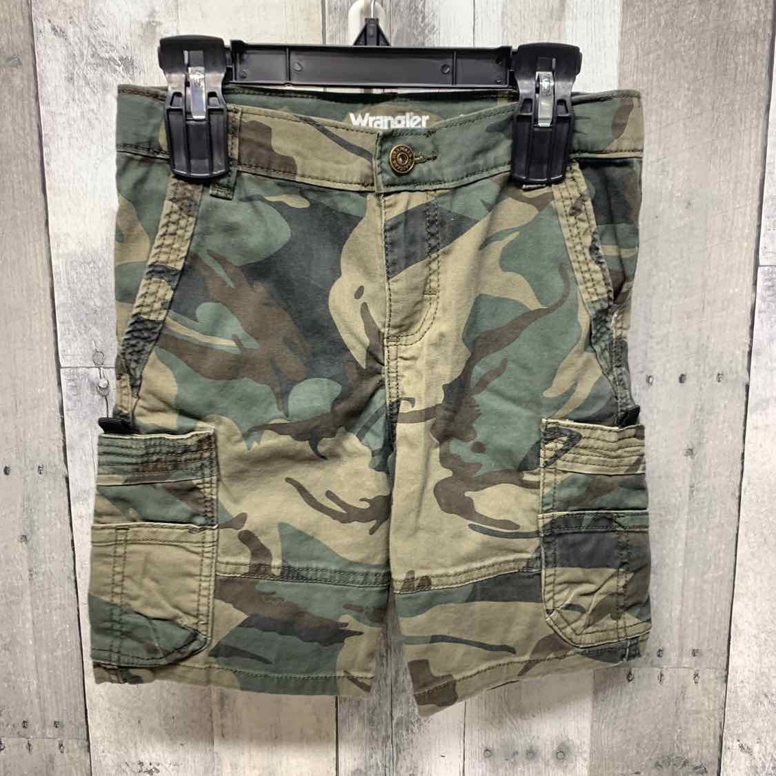 Size 8 Green Camo Wrangler Shorts