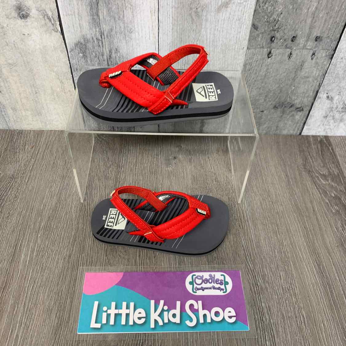 Size 3/4 Gray/Red Reef Sandals