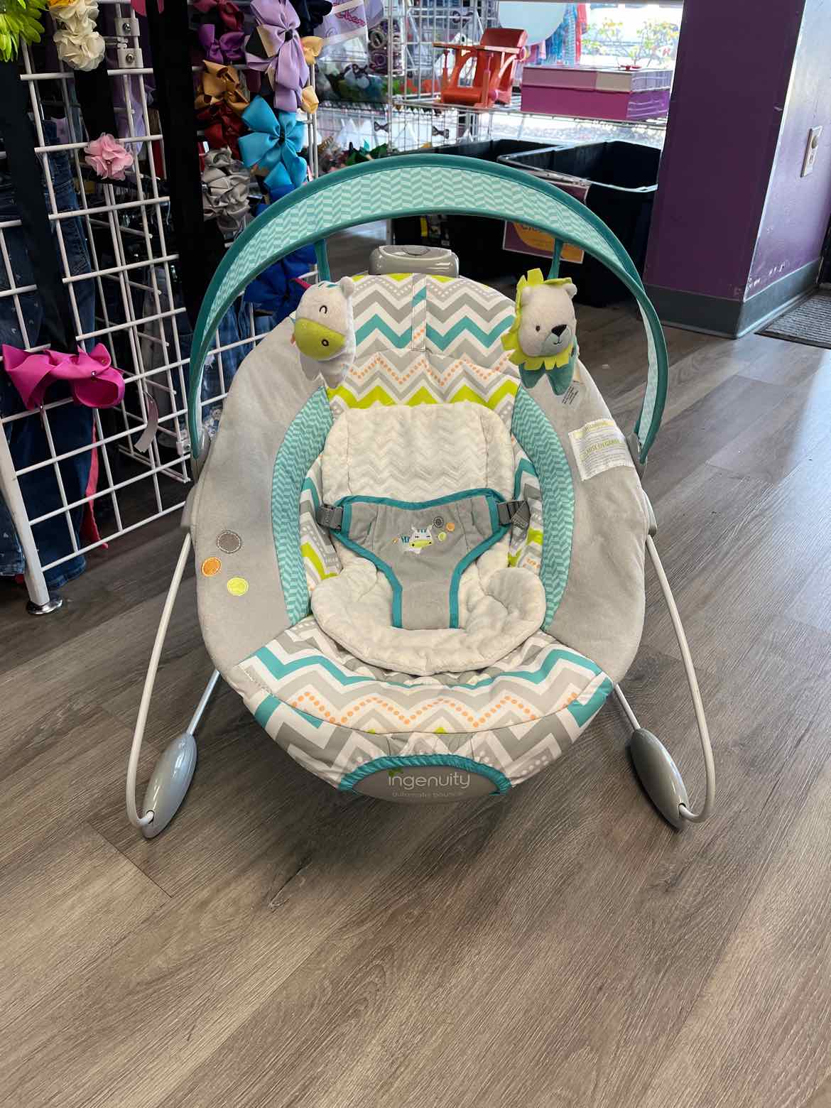 Ingenuity White/Blue Bouncer