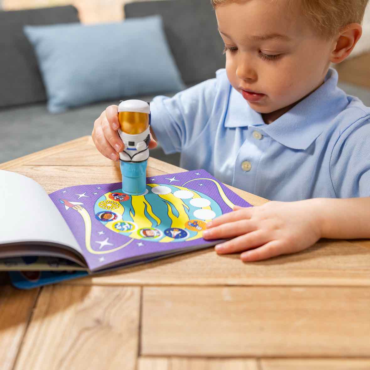 Melissa & Doug Sticker WOW! Astronaut