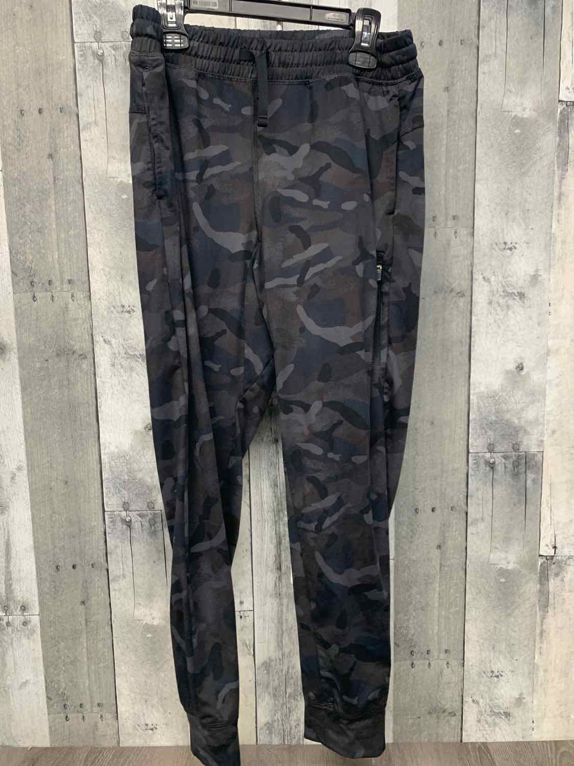 Size 14 Black Camo All in Motion Athletic Pants
