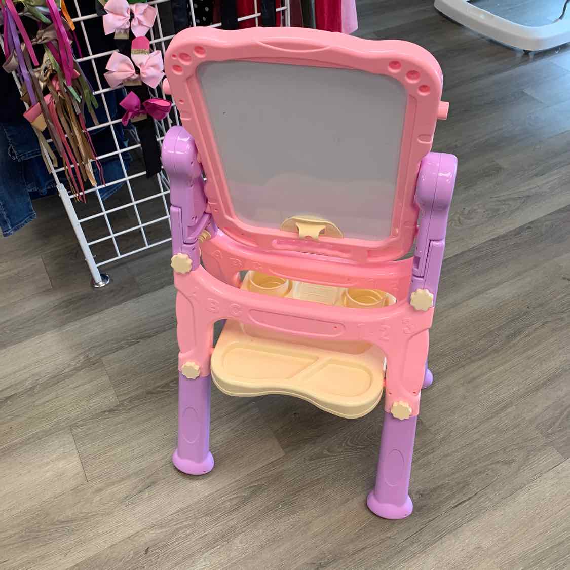 Generic Pink/Purple Easel