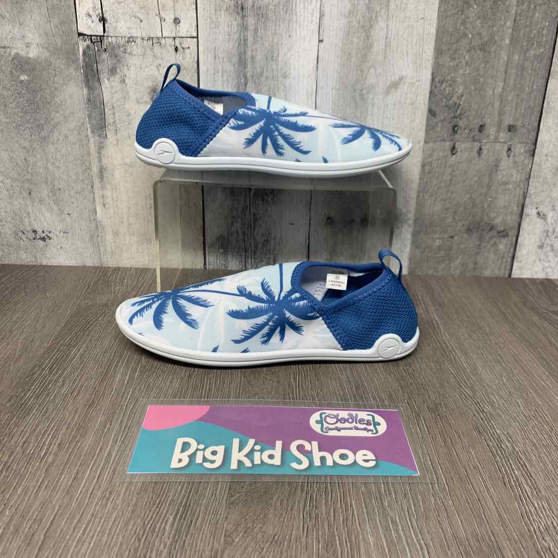 Size 2/3 Blue Print Speedo Water Shoes