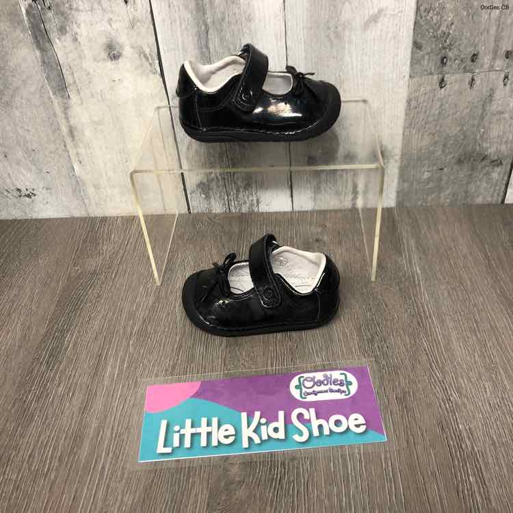 Size 3 Wide Black Stride Rite Sneakers