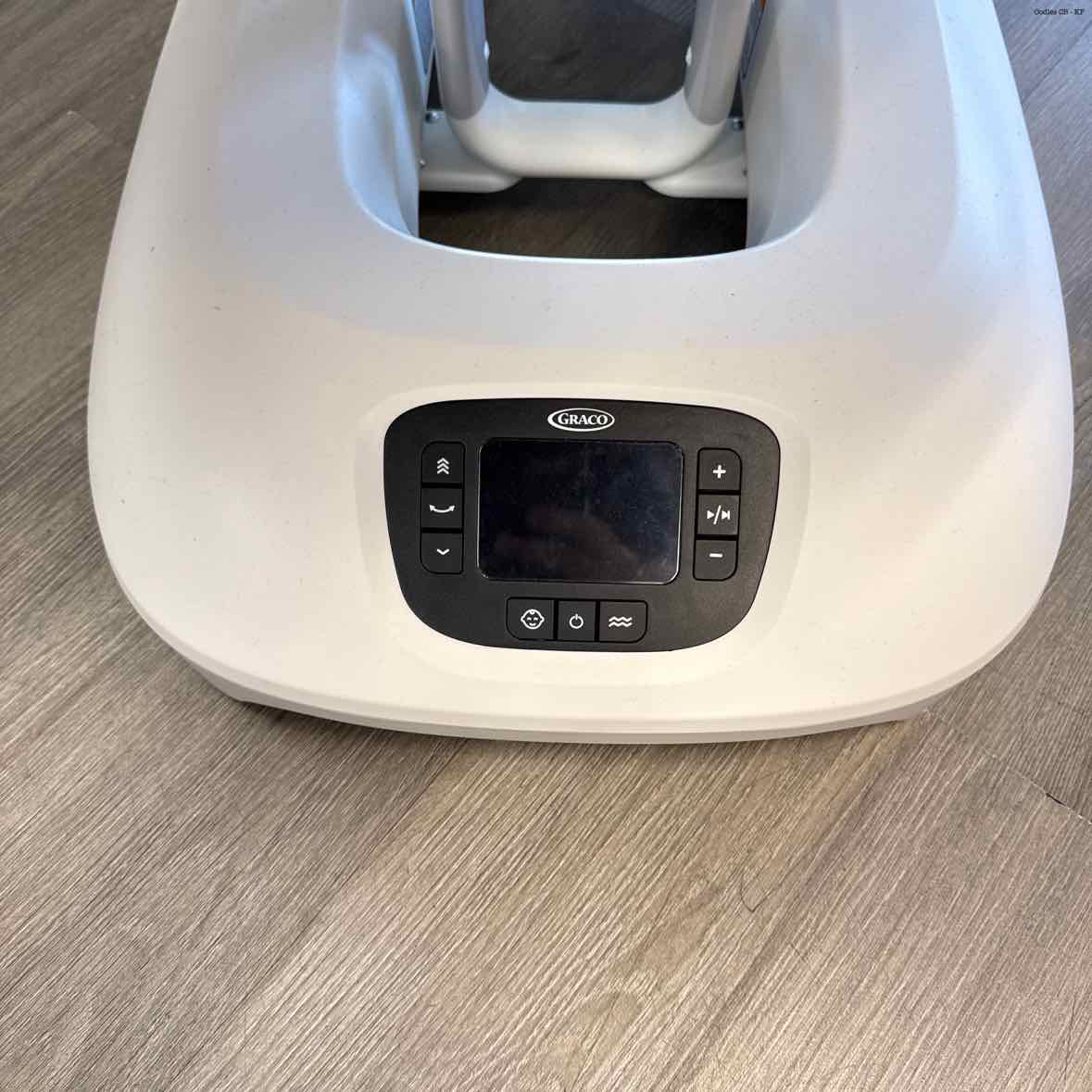 Graco Gray Swing w/ Pwr Plug