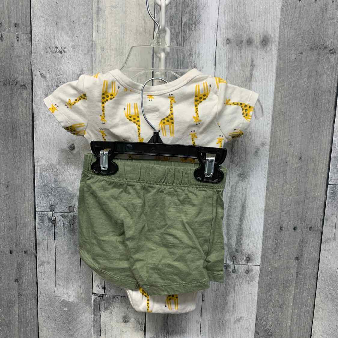 Size 9 Months Ivory/Green B Brand Shirt/Shorts