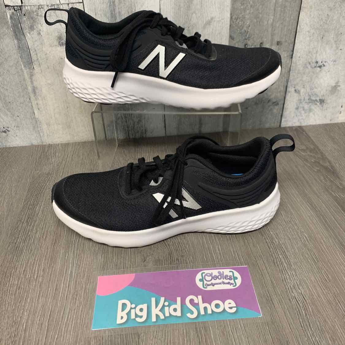 Size 9 Black/White Sport Brand Sneakers