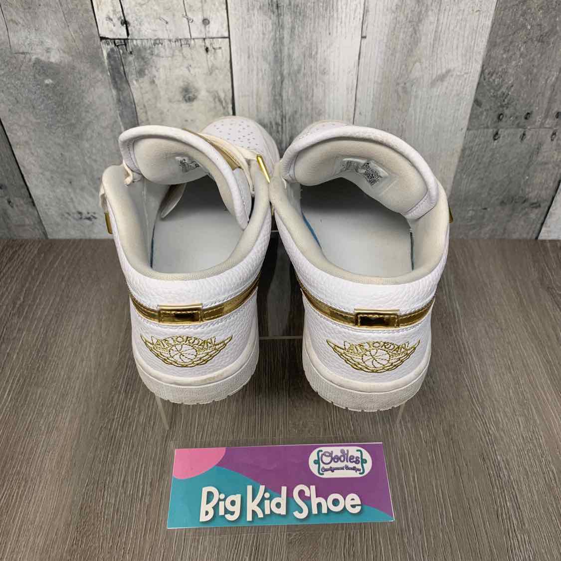 Size 6.5 White/Gold Sport Brand Sneakers