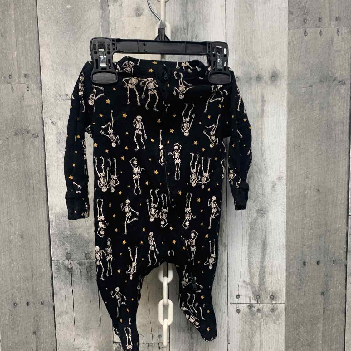 Size Newborn Black Graphic Old Navy Footy PJs
