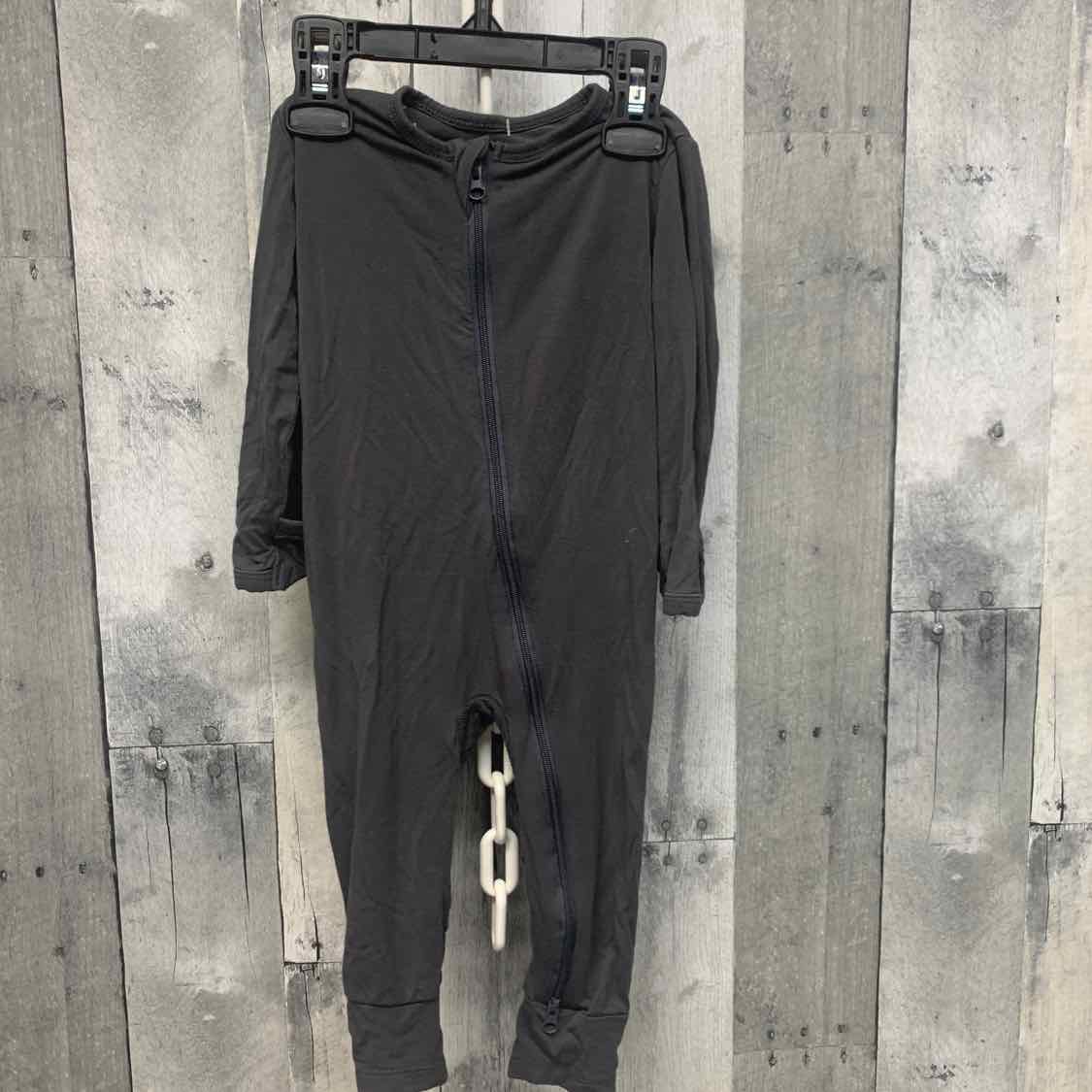 Size 6-12 Months Gray Mid Brand Footy PJs