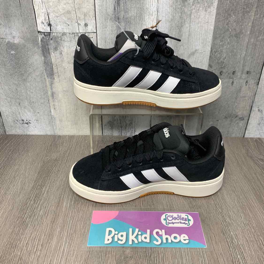 Size 4 Black/White Sport Brand Sneakers