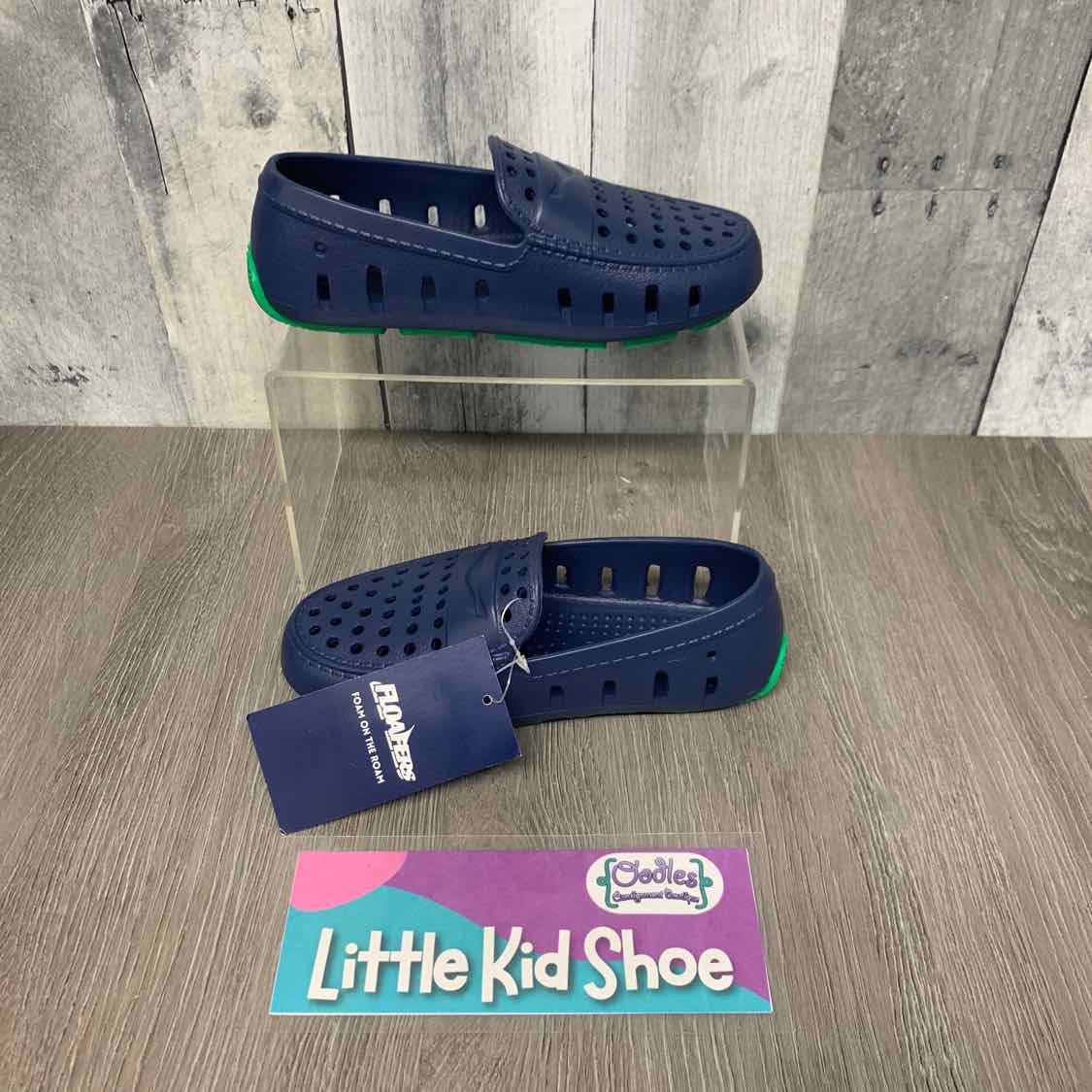 Size 12 Navy Name Brand Water Shoes - OodlesCB