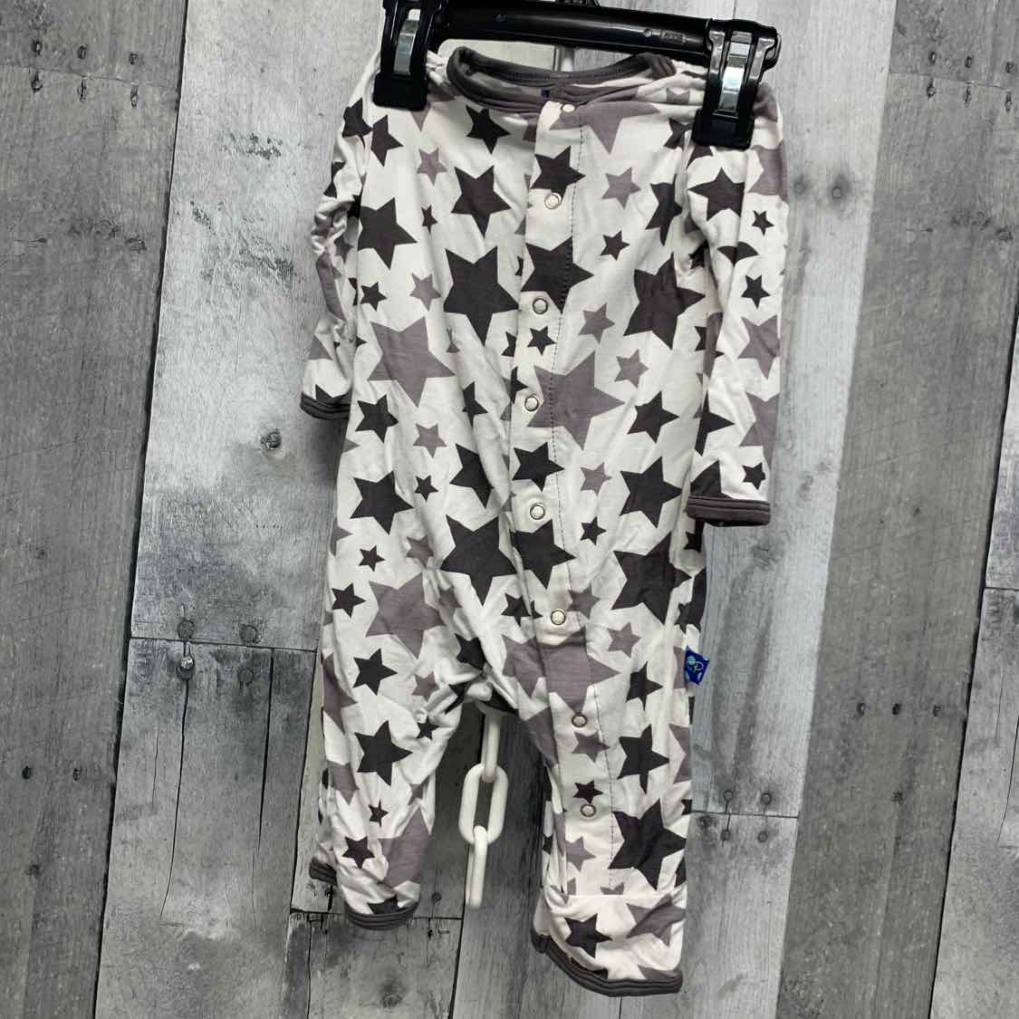 Size 0-3 Months White/Gray Bamboo Romper
