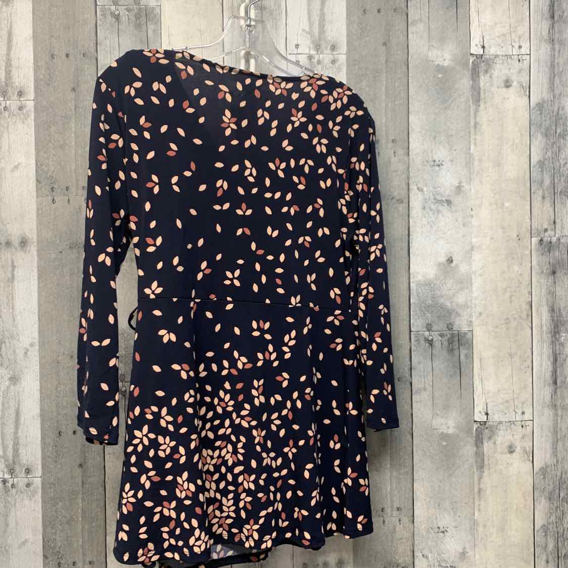 Size M Black/Tan Motherhood Long Sleeve Top