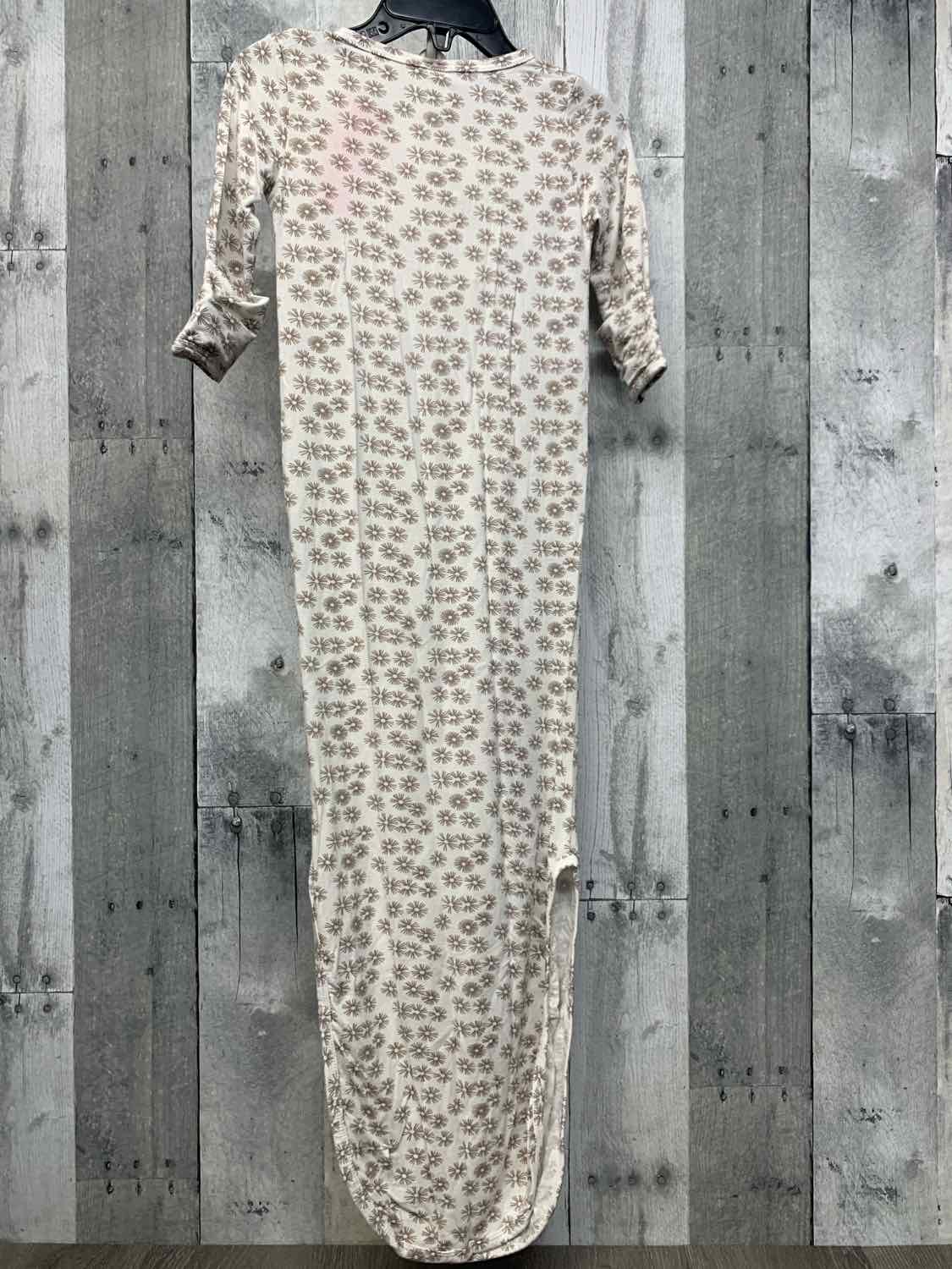 Size 3-6 Months White/Gray Name Brand Layette