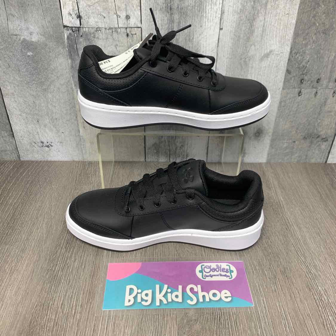 Size 3.5 Black/White Sport Brand Sneakers