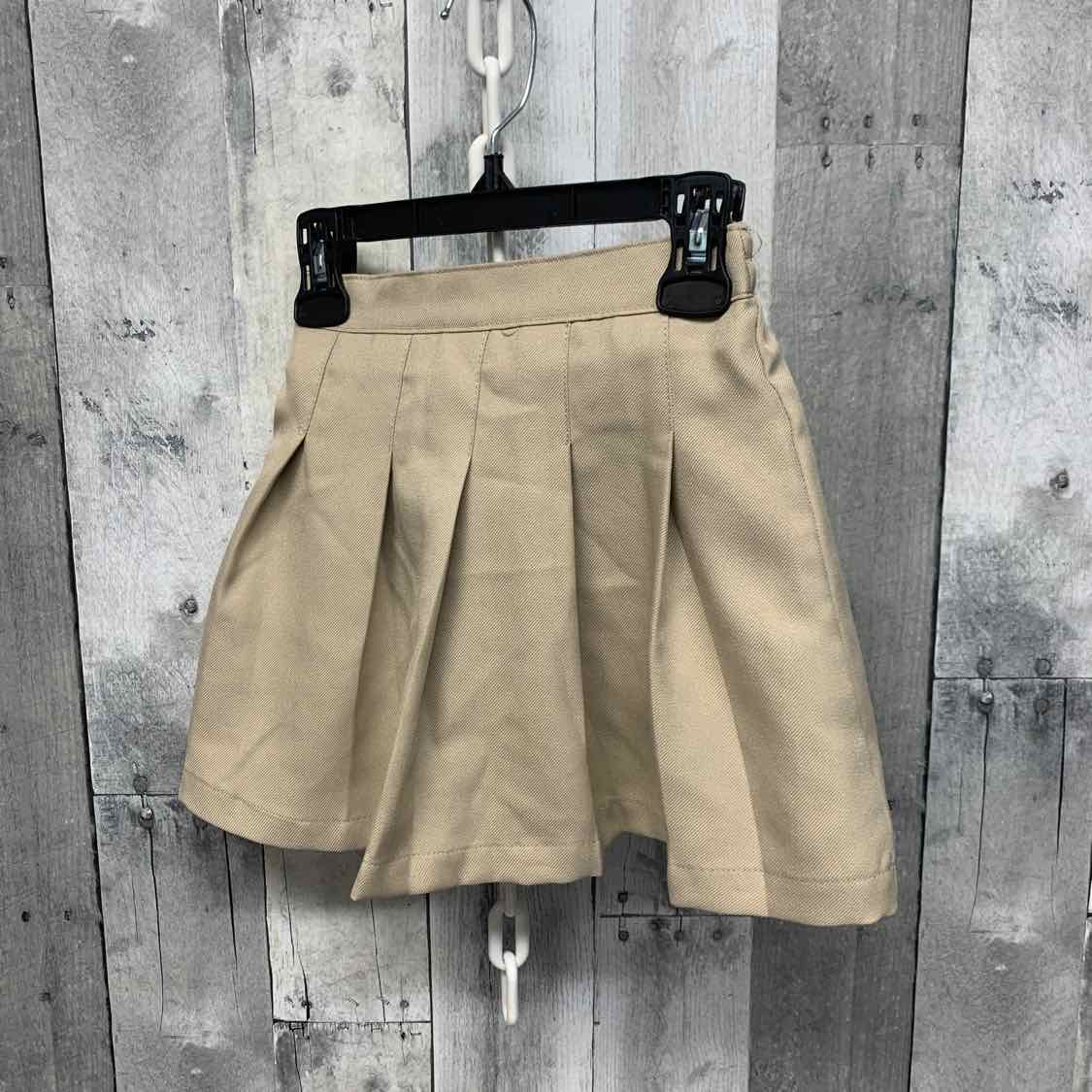 Size 5 Tan Izod Skirt