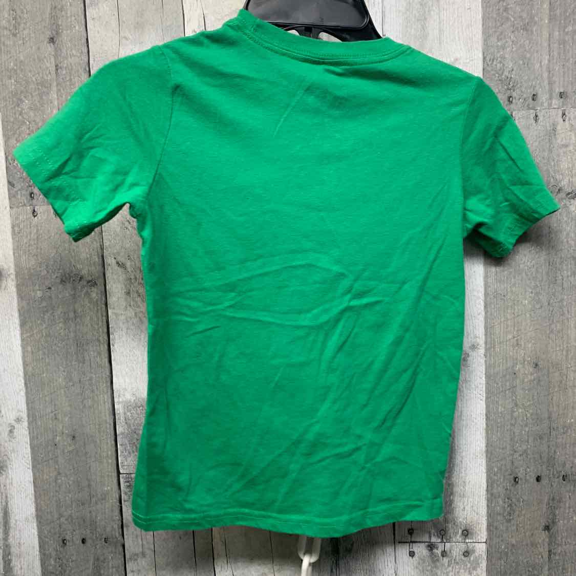 Size 4/5 Green Graphic Holiday Brands T Shirt