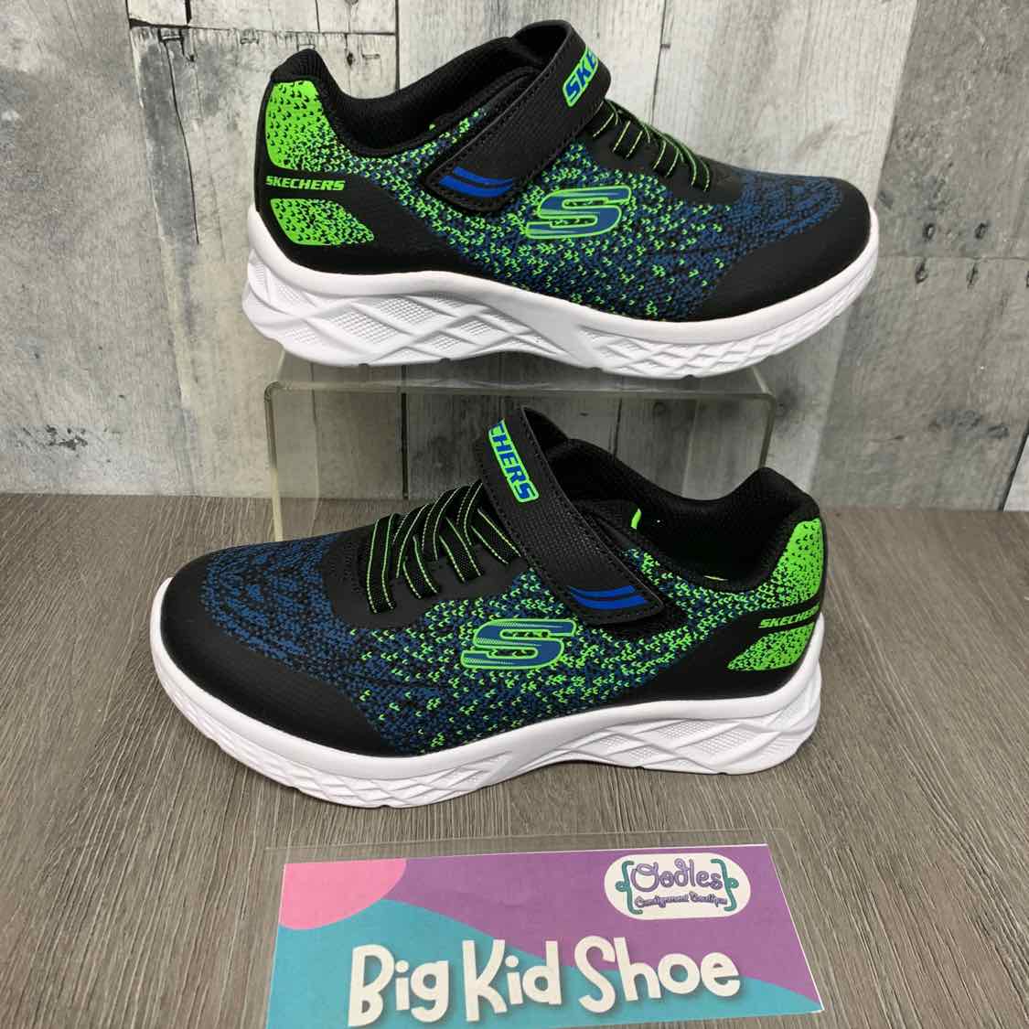Size 2 Black/Green Skechers Sneakers