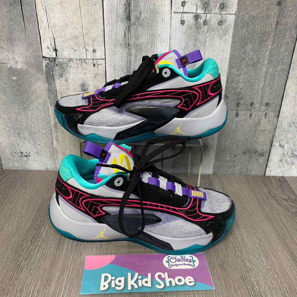 Size 5.5 Gray/Purple Sport Brand Sneakers