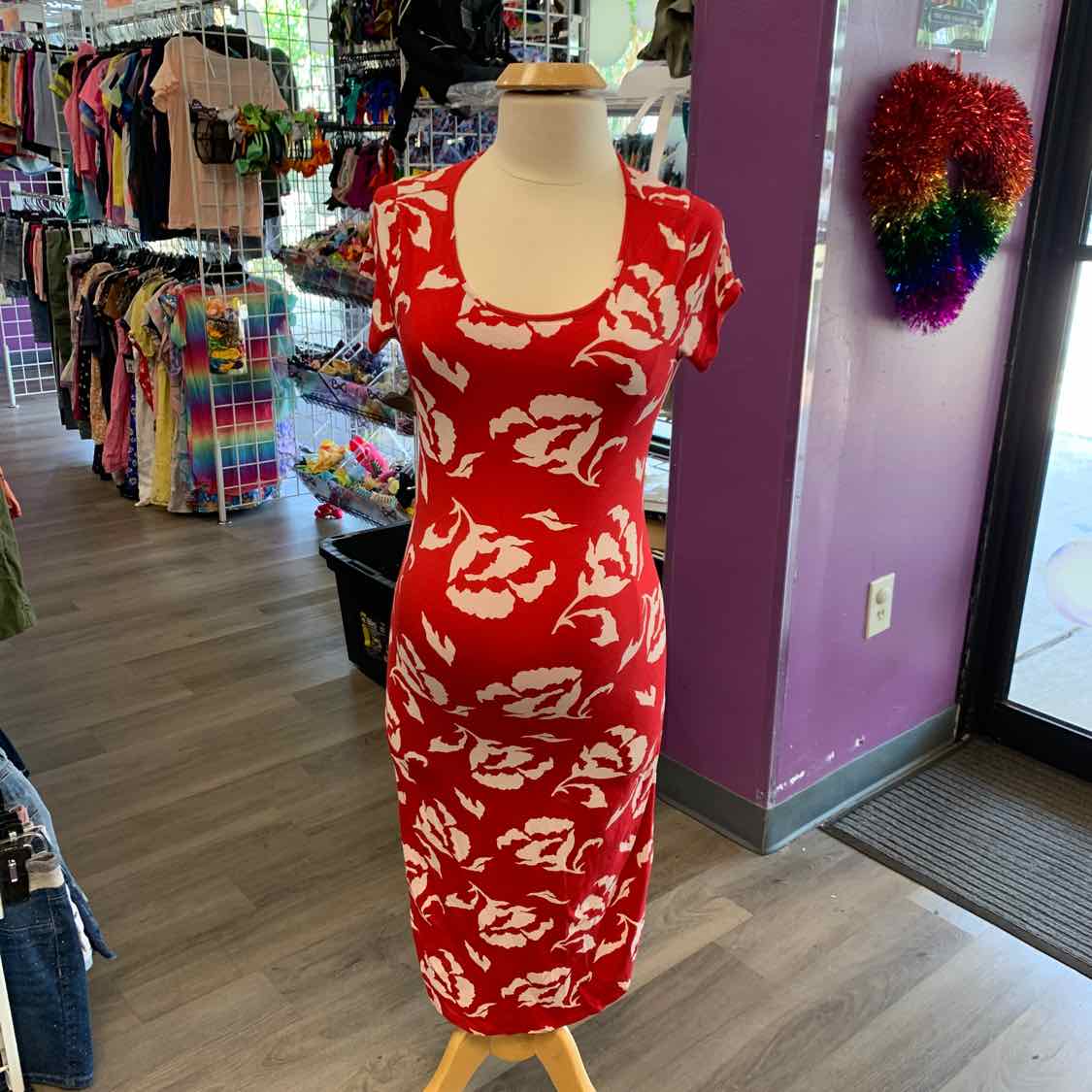 Size M Red Print Isabel Maternity Dress - Short Sleeve
