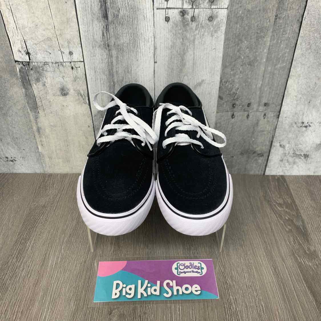 Size 4 Black/White Sport Brand Sneakers