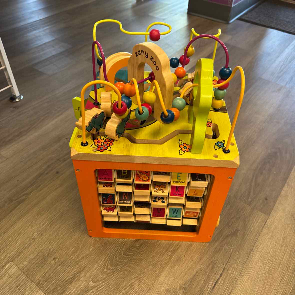 B You Green/Blue Activity Cube