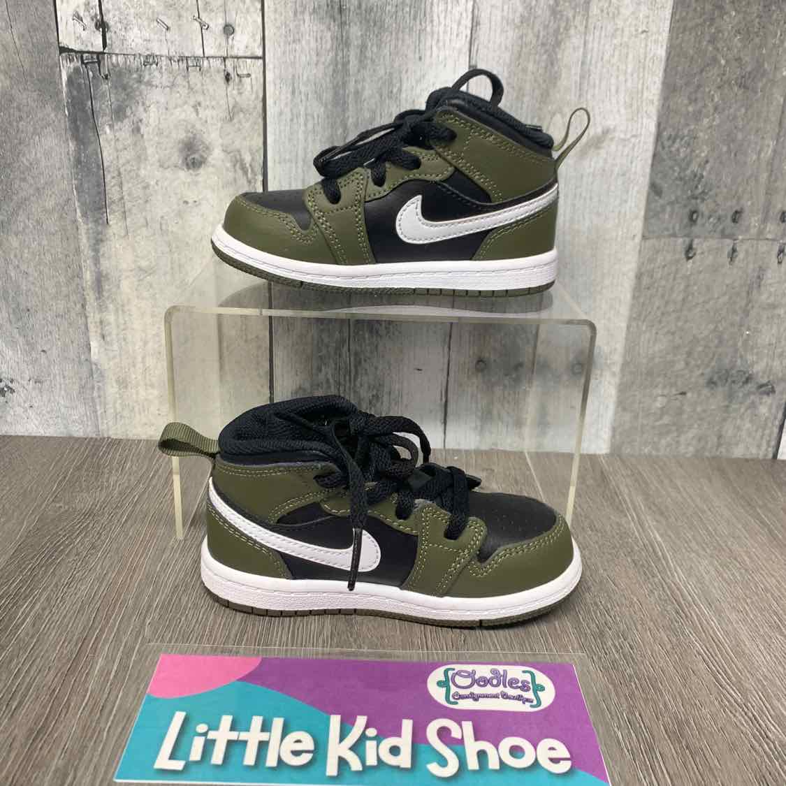 Size 7 Green/Black Sport Brand Sneakers