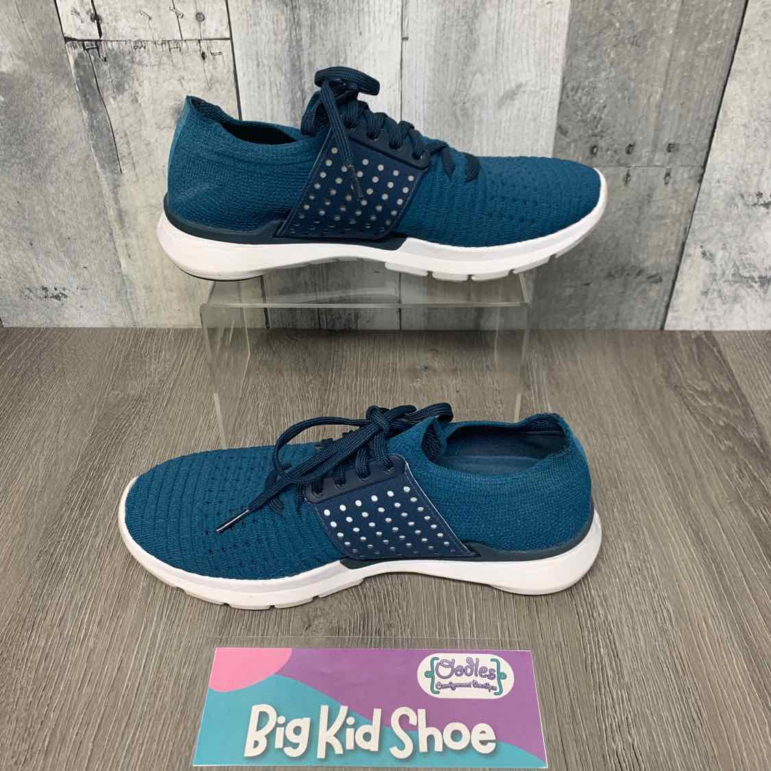 Size 7 Teal Sport Brand Sneakers