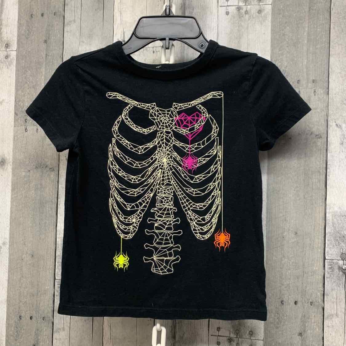 Size 4/5 Black/White Cat & Jack T Shirt