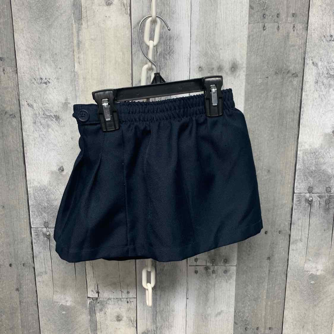 Size 6 Navy Nautica Skirt - Athletic