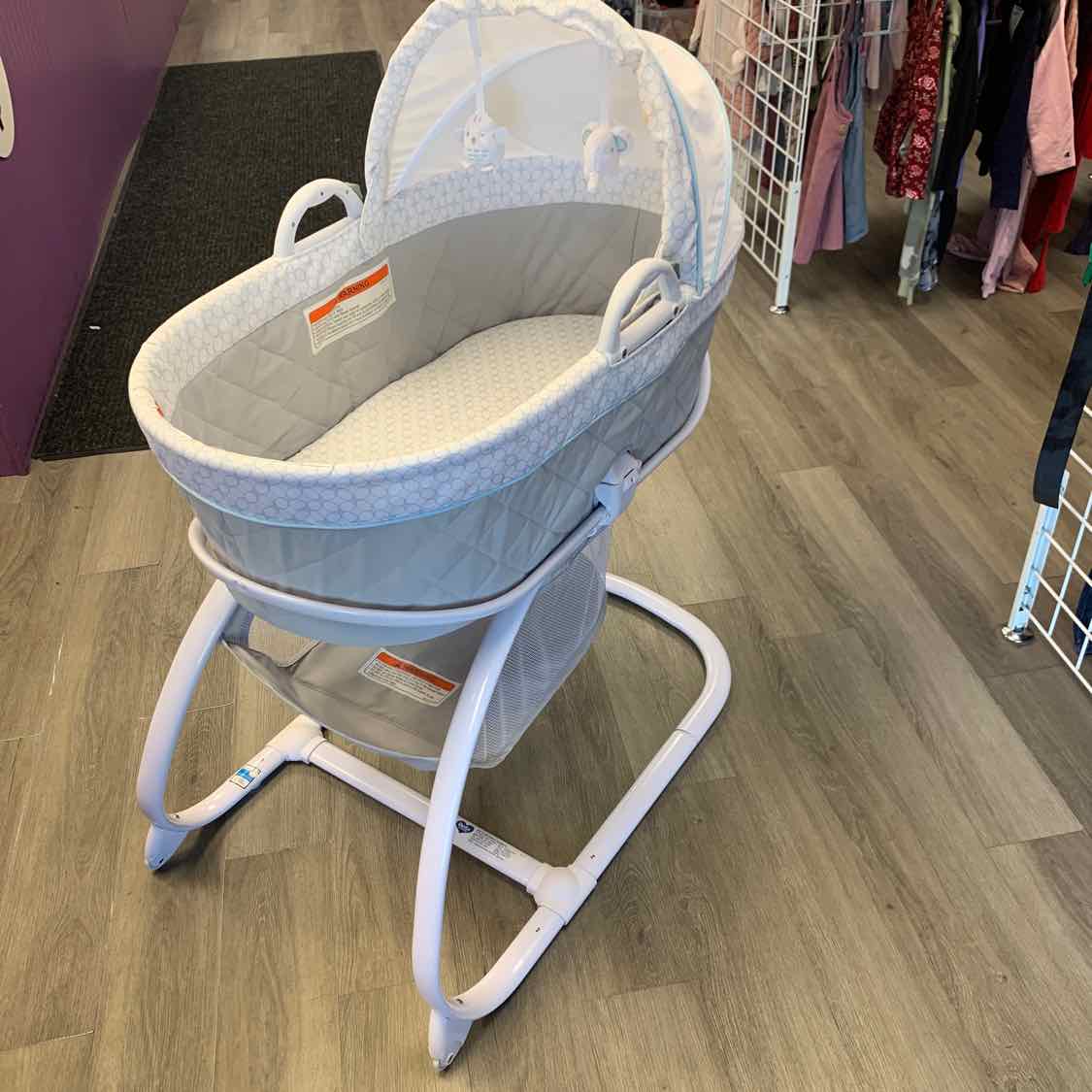 Delta White/Blue Bassinet