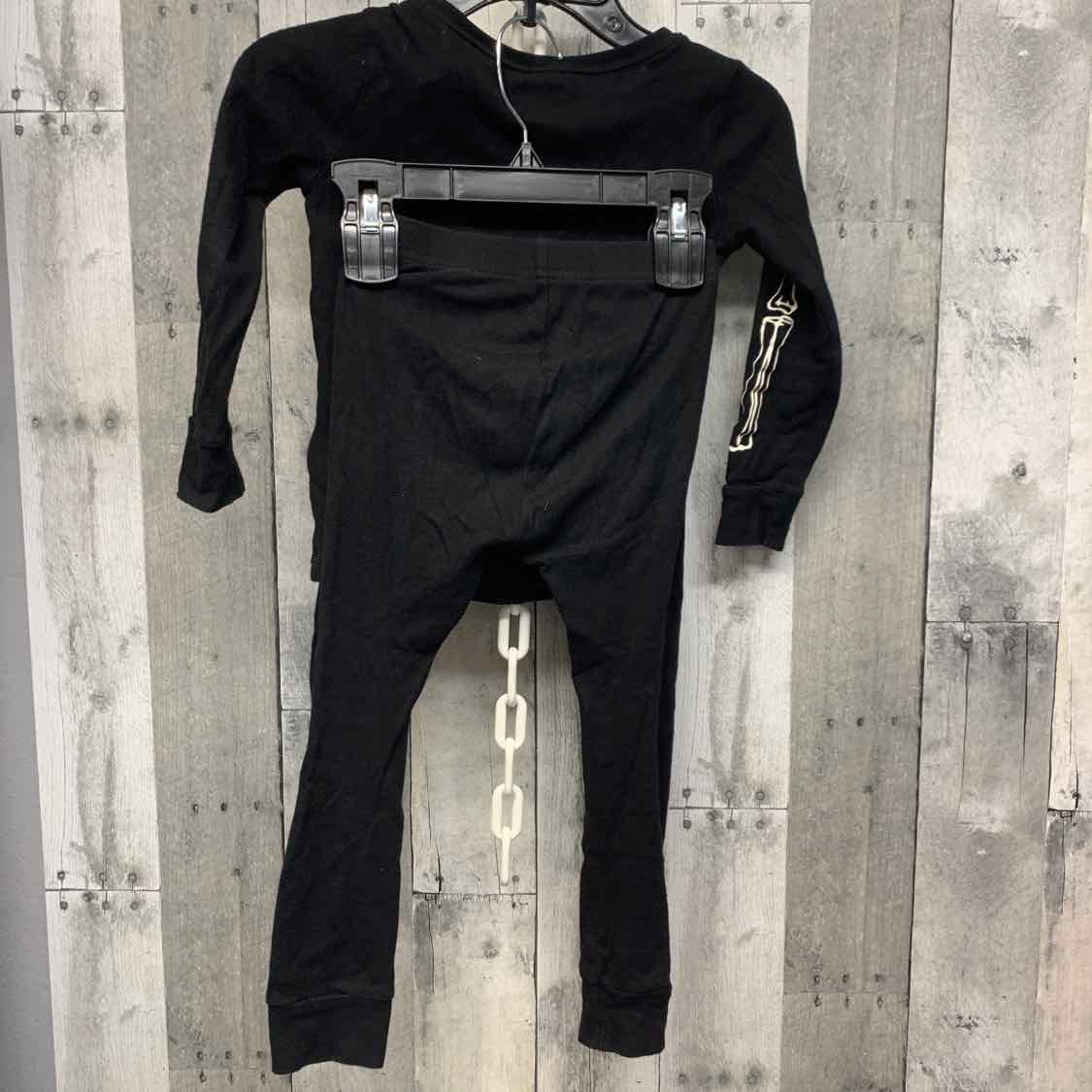 Size 4T Black Graphic Old Navy 2pc PJs