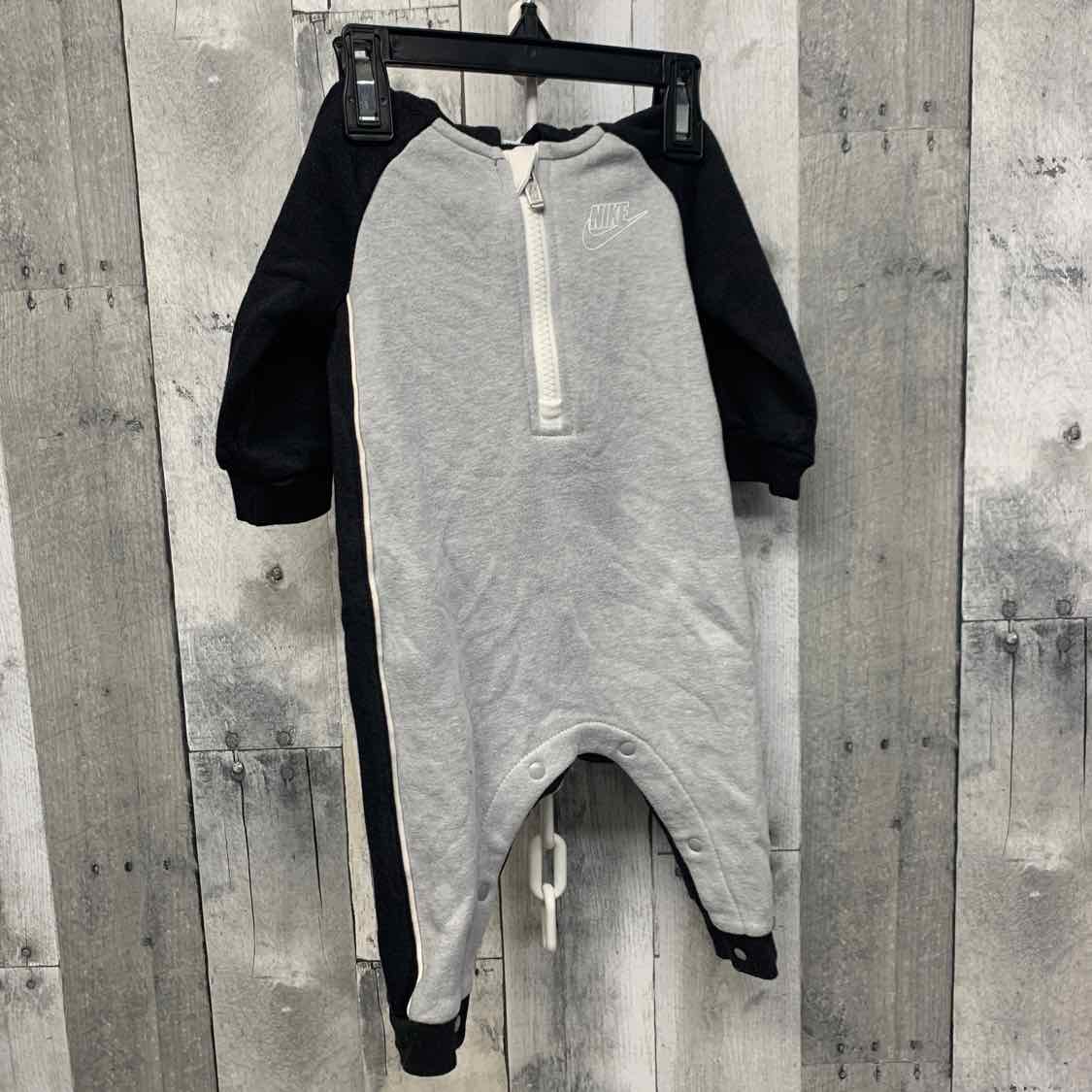 Size 6 Months Gray/Black Sport Brand Light Jacket