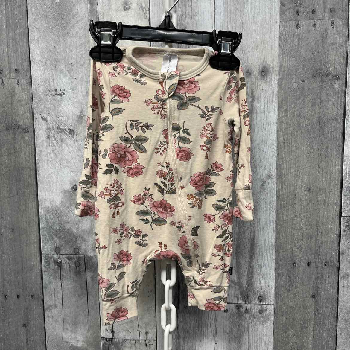 Size Newborn Ivory Graphic Modern Moments by Gerber Romper