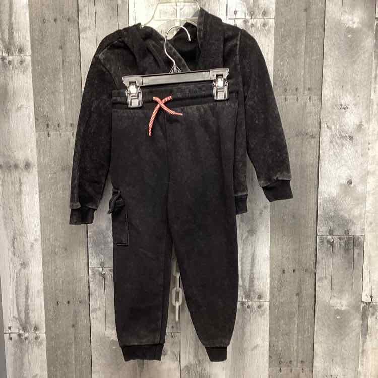 Size 3T Black Graphic B Brand Jacket/Pants