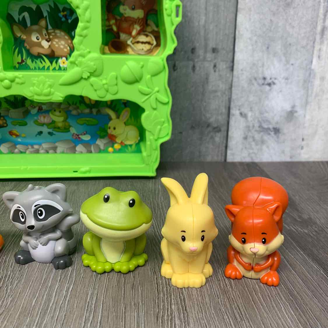 Fisher Price Green Little People Set