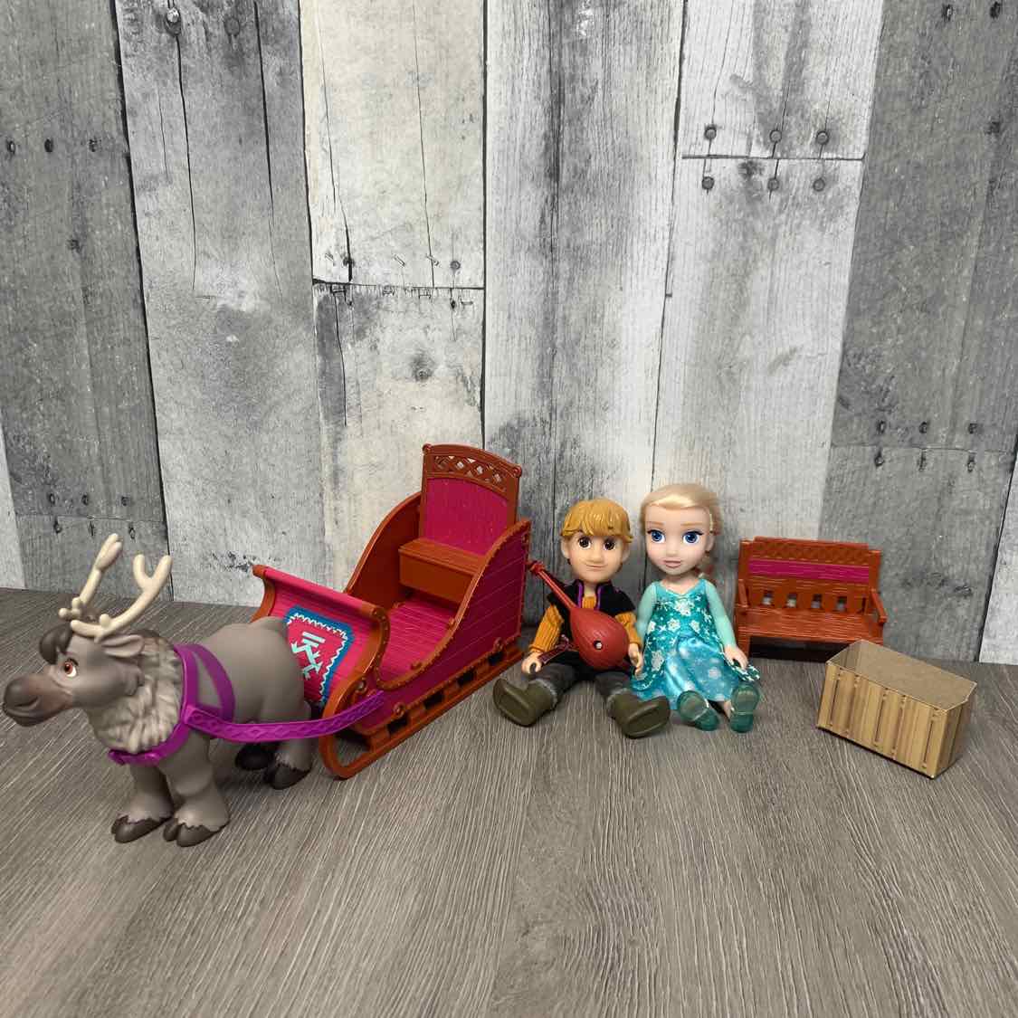 Disney Purple/Blue Misc Playset
