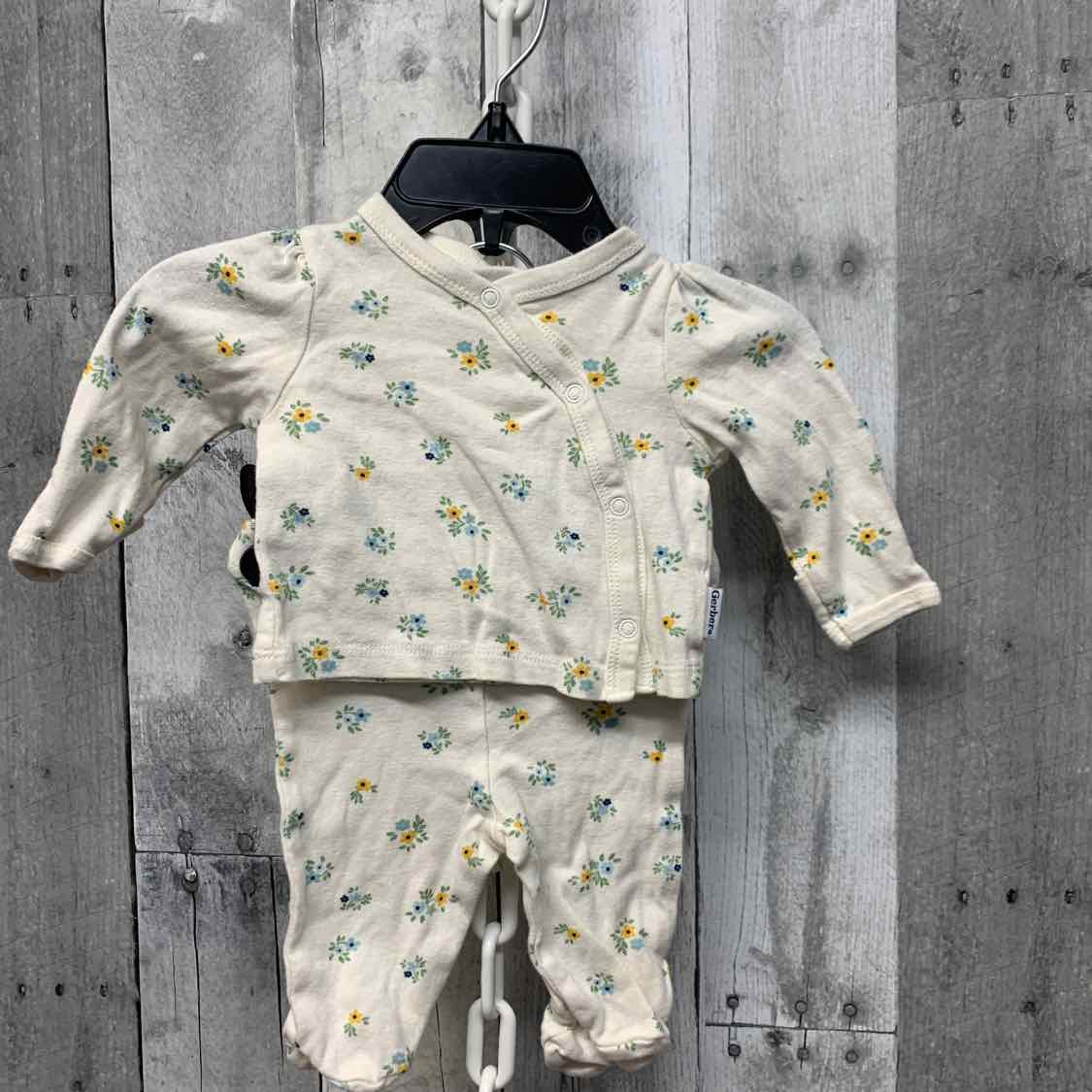 Size Newborn White Floral Print Gerber Shirt/Pants