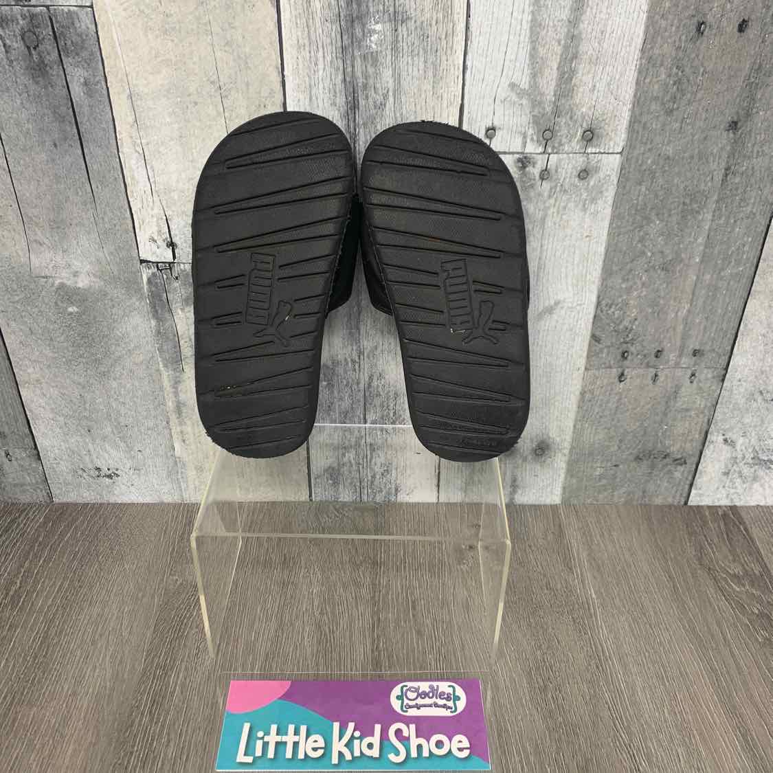 Size 13 Black/White Puma Sandals