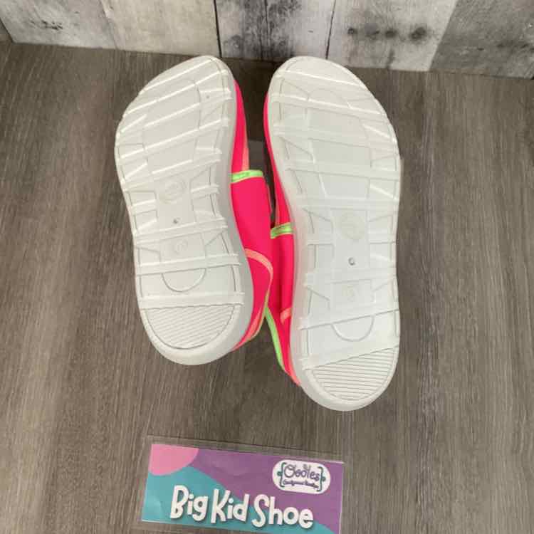 Size 6 Hot Pink Wonder Nation Water Shoes