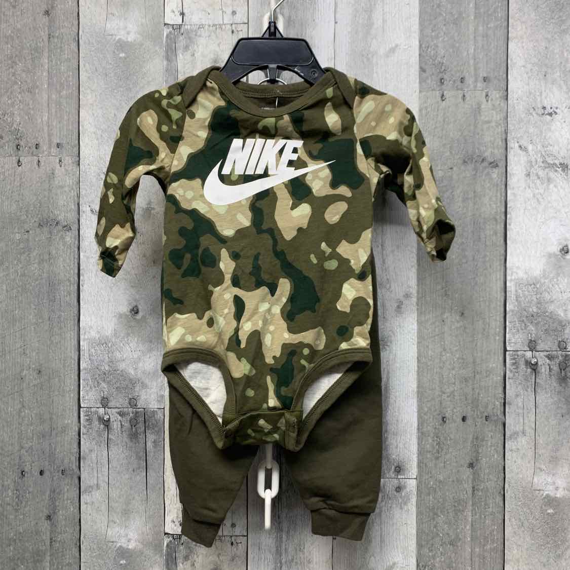 Size 6 Months Green Sport Brand Shirt/Pants