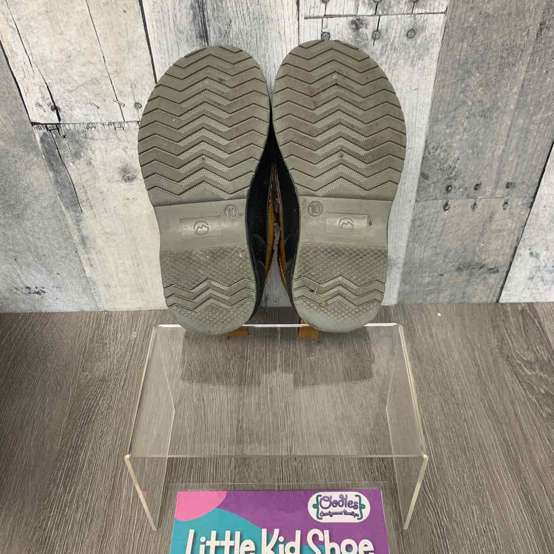 Size 10 Brown/Tan Magellan Outdoors Snow Boots