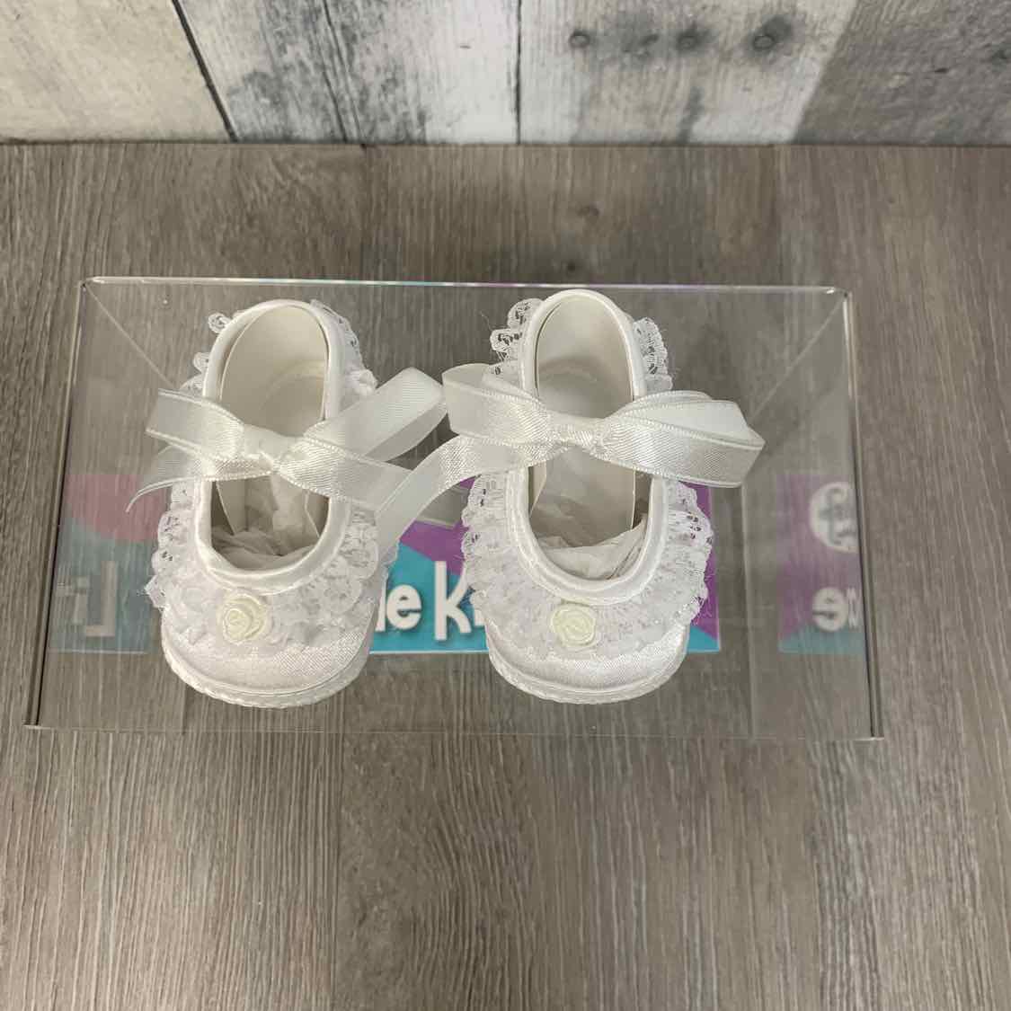 Size 0 White B Brand Soft Sole Shoes