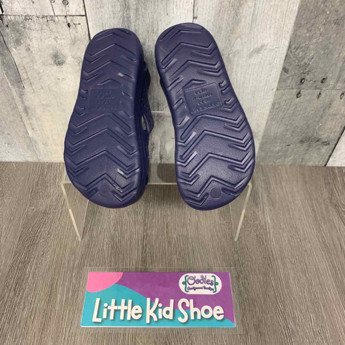 Size 7/8 Navy Totes Water Shoes