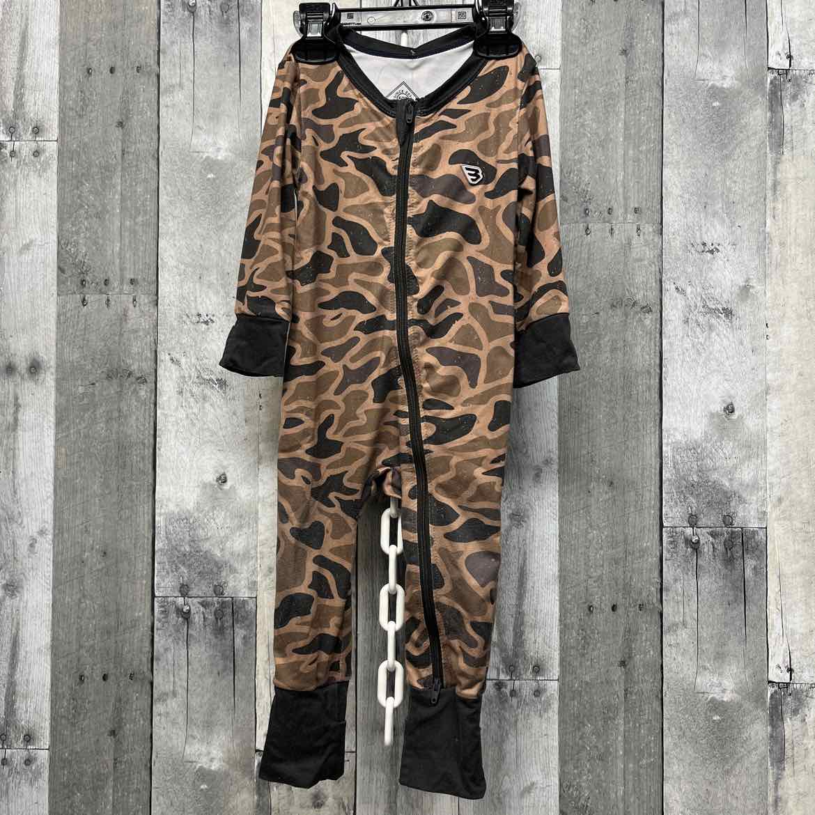 Size 6-12 Months Tan/Green Boutique Brand Footy PJs