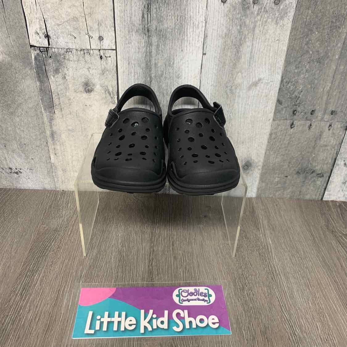 Size 7 Black Cat & Jack Water Shoes